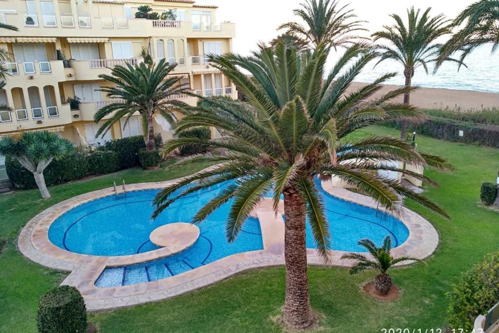 Estupendo Apartamento En Primera Linea De Playa Y Con Vistas Al Mar Dénia Extérieur photo