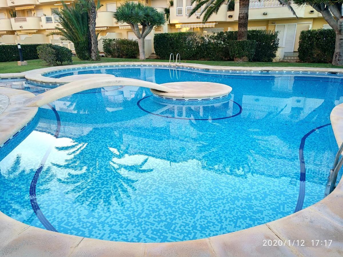 Estupendo Apartamento En Primera Linea De Playa Y Con Vistas Al Mar Dénia Extérieur photo