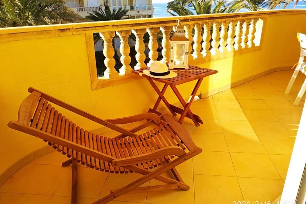 Estupendo Apartamento En Primera Linea De Playa Y Con Vistas Al Mar Dénia Extérieur photo
